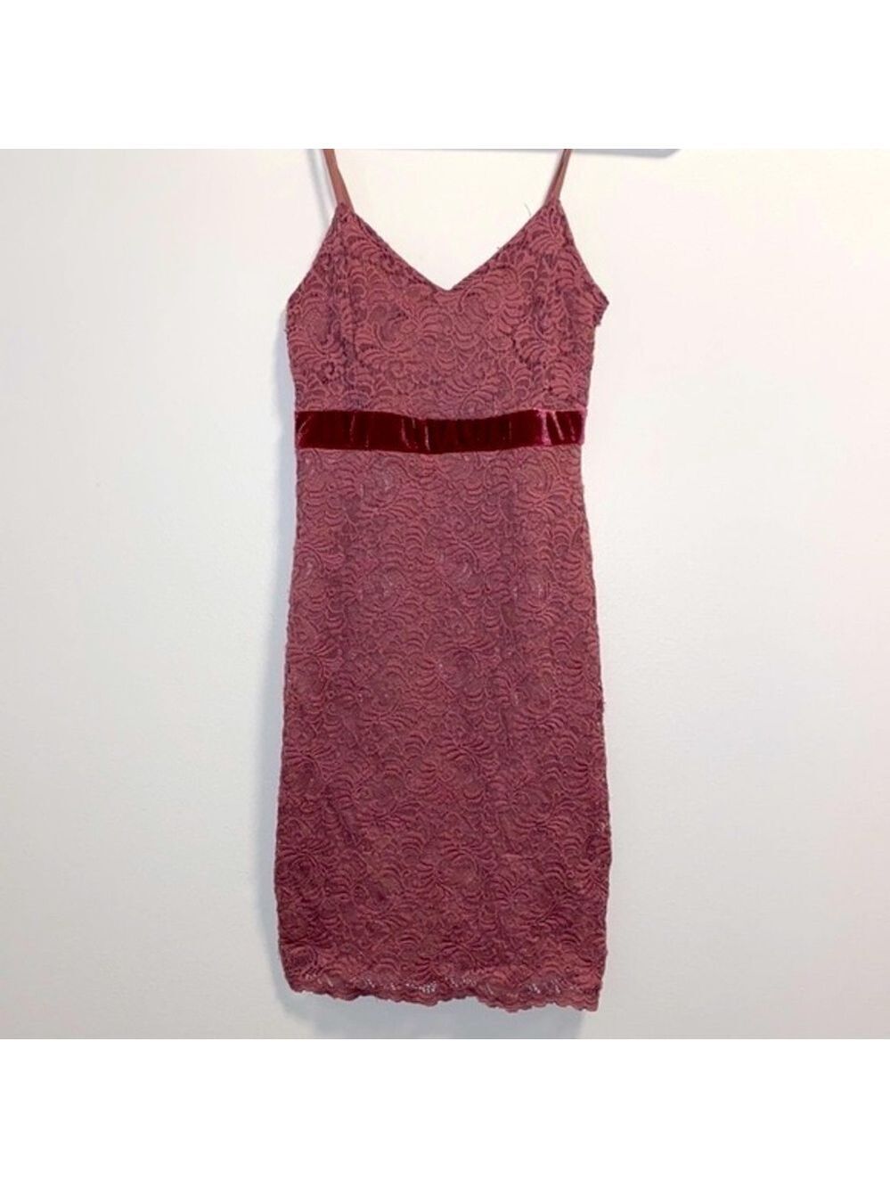 Charlotte Russe Y2K lace body con mini dress